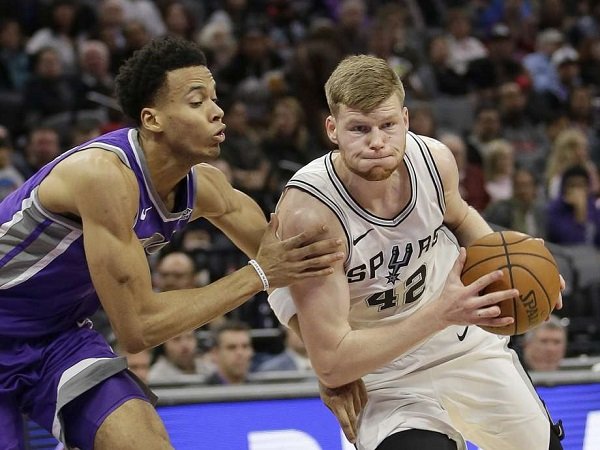 San Antonio Spurs Hentikan Langkah Sacramento Kings