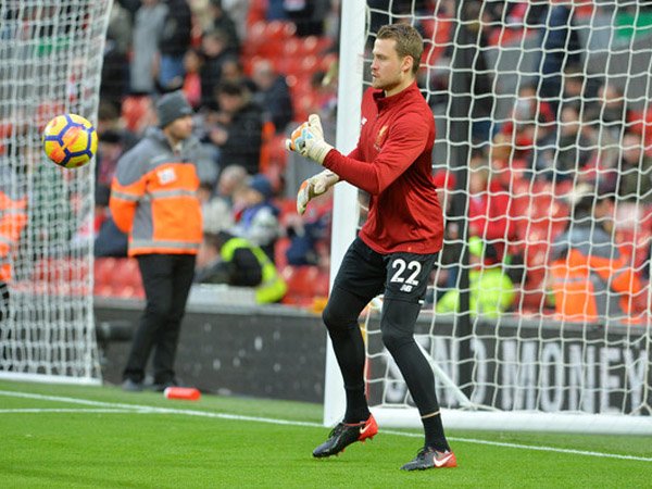 Napoli Ingin Gantikan Pepe Reina dengan Simon Mignolet