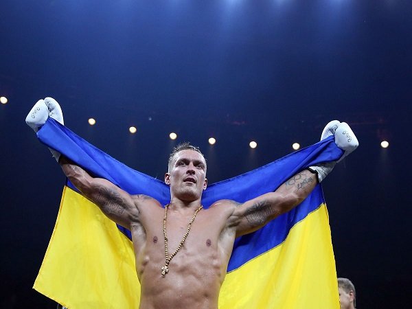 Kalahkan Briedis, Usyk Kawinkan Gelar Juara di Kelas Penjelajah
