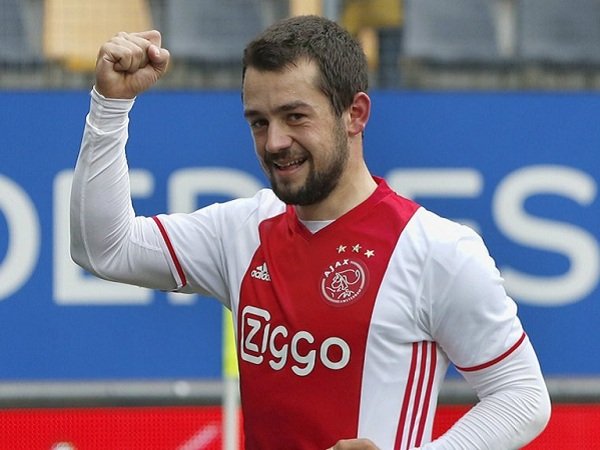 Inilah Alasan Amin Younes Tunda Kepindahan ke Napoli