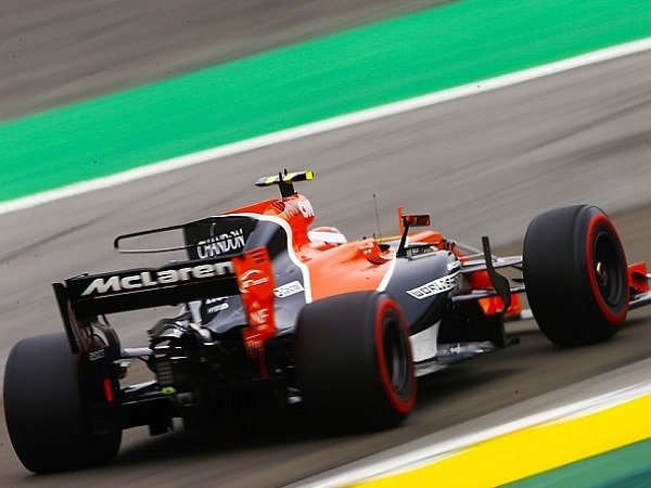 Gunakan Mesin Renault, McLaren Tak Mau Berekspektasi Terlalu Tinggi