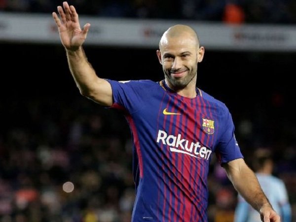 Main Sebagai Bek Tengah Jadi Alasan Mascherano Tinggalkan Barcelona