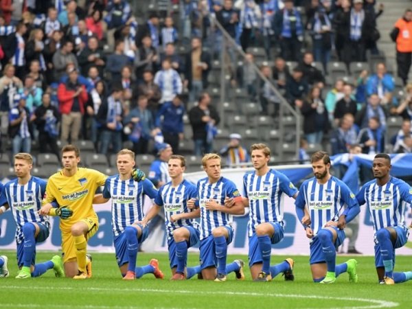 Hertha Berlin Tawarkan Hadiah Tiket Seumur Hidup untuk Suporternya