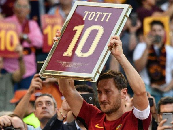 Totti Ungkap Perasaan Setelah Setahun Gantung Sepatu