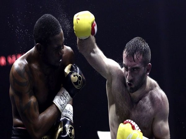 Murat Gassiev Menang KO Dramatis Atas Yunier Dorticos di Ronde 12