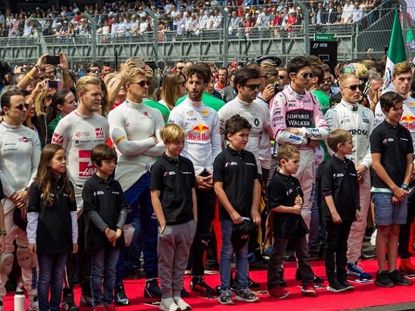F1 Resmi Gantikan Grid Girl dengan Grid Kids