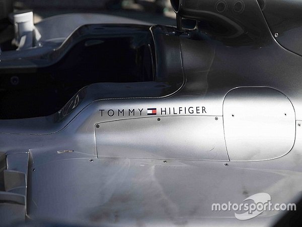 Mercedes Menggaet Tommy Hilfiger Gantikan Hugo Boss