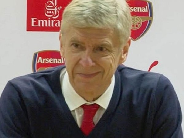 Jelang Derby London Utara, Wenger Justru Sebut Kane Sebagai Striker Terbaik di Eropa