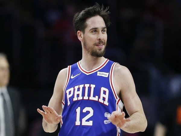 TJ McConnell Triple-Double, 76ers Benamkan Knicks
