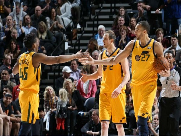 Utah Jazz Masih Tak Terbendung Usai Kembali Hantam Phoenix Suns