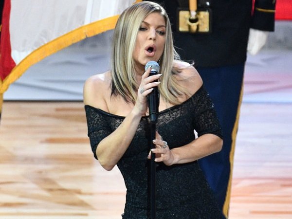 Fergie Minta Maaf Usai Nyanyikan Lagu Nasional Amerika Dengan Gayanya di All Star Games