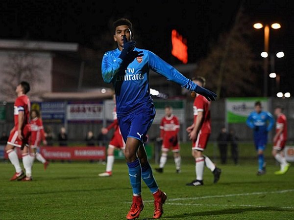 Bintang Muda Arsenal Ini Dikabarkan Telah Tandatangani Kontrak Profesional Pertamanya