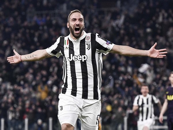 Gonzalo Higuain Diklaim Sama Hebatnya dengan Harry Kane