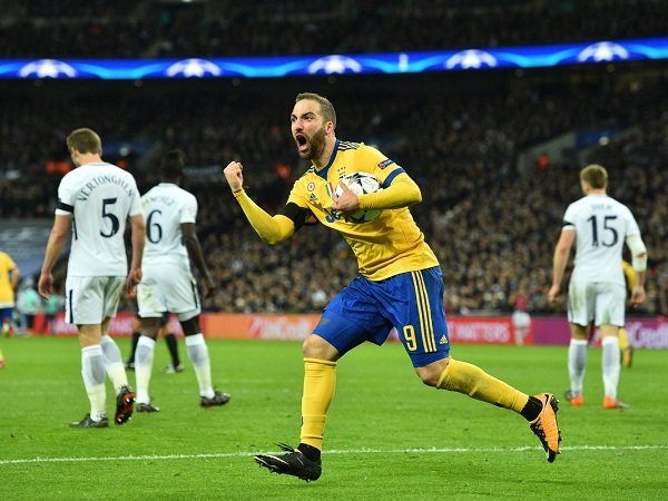 Higuain Klaim Tim-Tim Asal Inggris Selalu Buruk Dalam Bertahan