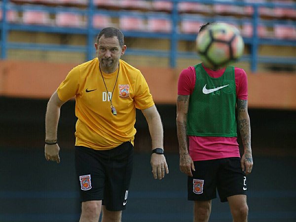 Dejan Antonic Targetkan Poin Sempurna di Derby Mahakam