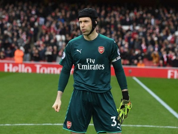 Petr Cech Sorot Perbedaan Besar Chelsea dan Arsenal