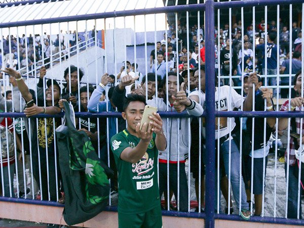 Rendi Irawan Berharap Bonek dan LA Mania Selalu Akur