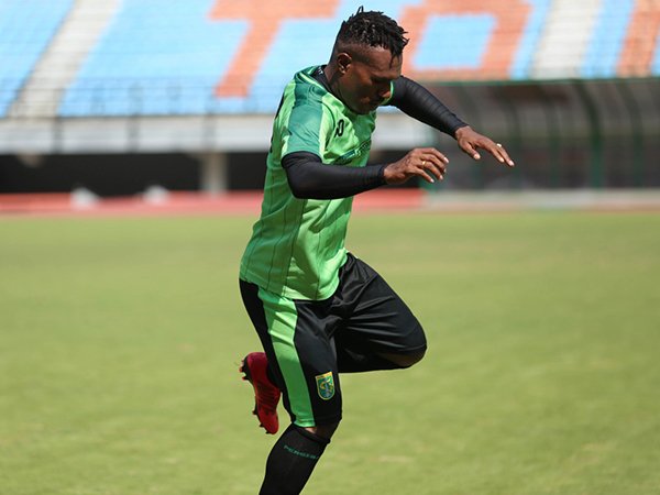 Jamu Barito, Persebaya Sambut Kembalinya Nelson Alom