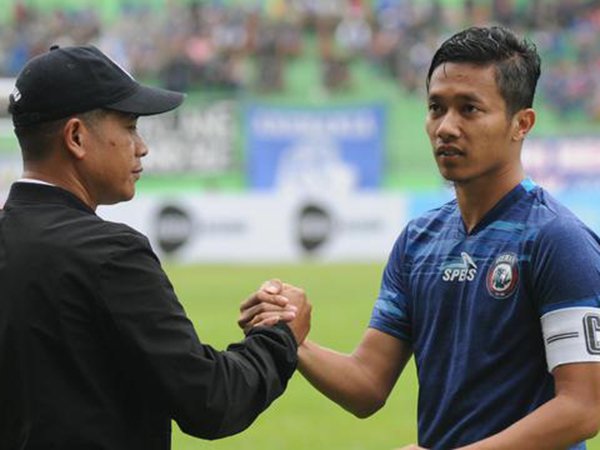 Dendi Santoso Himbau Skuat Arema untuk Jaga Kekompakan