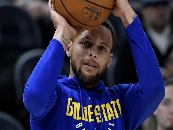 Stephen Curry Targetkan Kembali Bermain di Semifinal Konferensi Barat