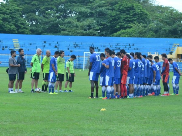 Persib Bandung Pasrah 'El Clasico' Indonesia Harus Dijadwal Ulang
