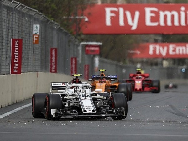 Charles Leclerc Tak Percaya Berhasil Kalahkan Fernando Alonso di GP Azerbaijan