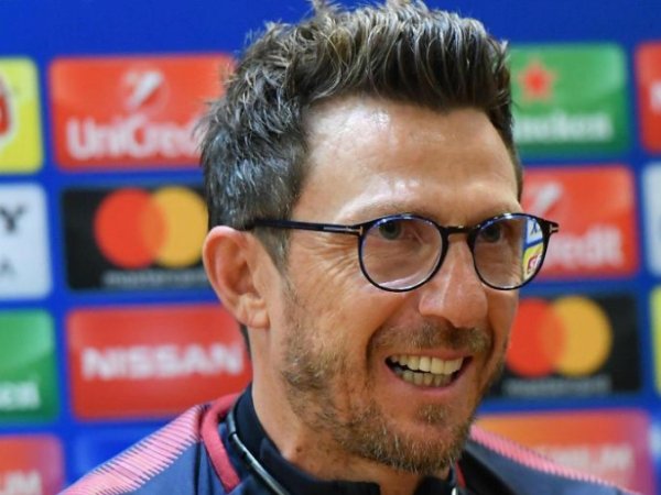 Pelatih Roma Bicara Tentang 'Apel Busuk' di Kelompok Suporter