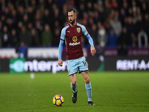 Defour Berharap Bisa Bermain Lagi Bagi Burnley di Laga Pra-musim