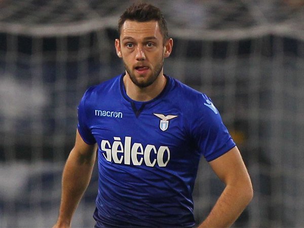 Stefan De Vrij Dilaporkan Akan Jadi Punggawa Baru Inter Milan Pada Musim Depan