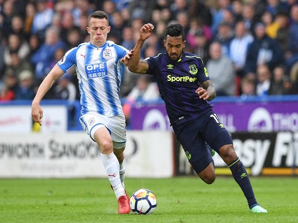 Theo Walcott Ikut Komentari Masa Depan Wayne Rooney di Everton