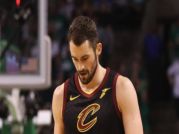 Kevin Love Alami Cedera Kepala Setelah Bertabrakan dengan Jayson Tatum