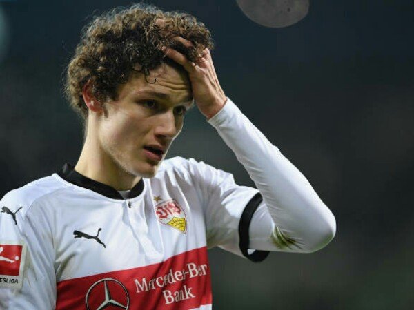 Arsenal Lakukan Pendekatan Terhadap Bek Stuttgart