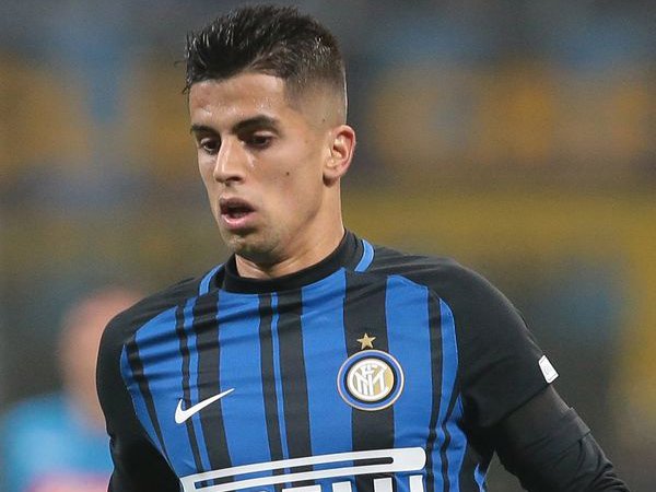 MU Pilih Mundur, Manchester City Terdepan Amankan Servis Joao Cancelo