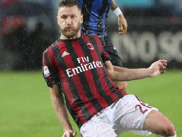 Tak Lagi Dibutuhkan, Tiga Bek Ini Siap Dilego Milan
