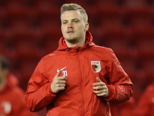 Manchester United Harus Sediakan 649 Miliar Demi Datangkan Bek Augsburg ini