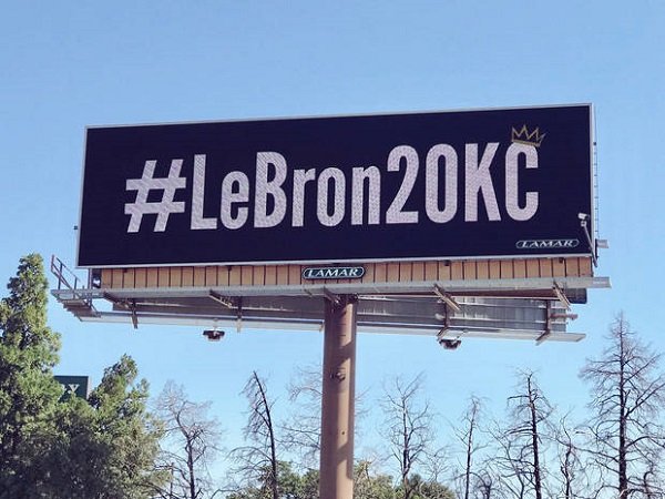 Perusahaan Iklan Oklahoma Pasang Billboard Untuk Rekrut LeBron James