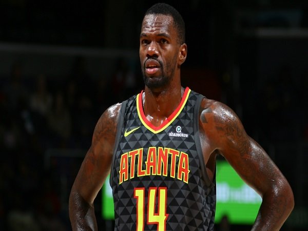 Dewayne Dedmon Bertahan Bersama Atlanta Hawks