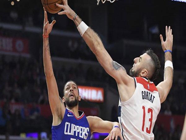 Gortat Menuju Clippers, Wizards Dapatkan Austin Rivers