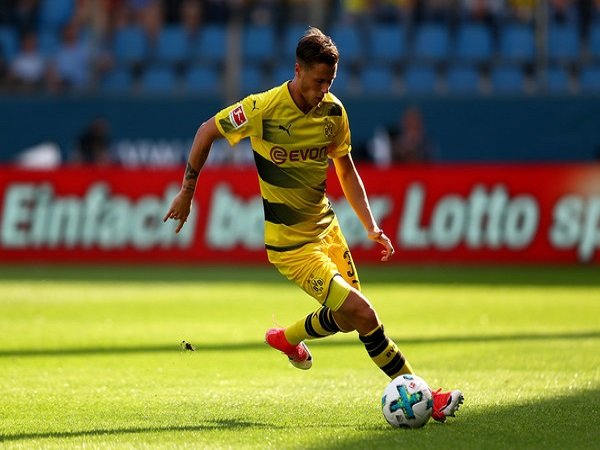 Huddersfield Tertarik Datangkan Erik Durm dari Borussia Dortmund