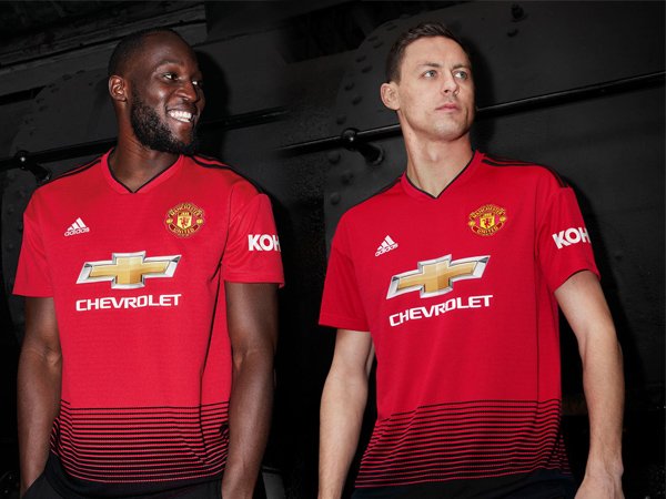 Terinspirasi Kereta Api, Manchester United Resmi Perkenalkan Jersey Home Terbaru