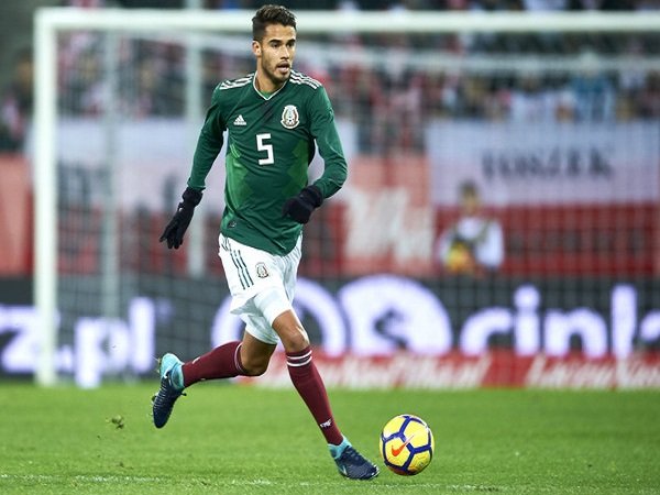 West Ham dan Newcastle Berebut Bek Meksiko, Diego Reyes