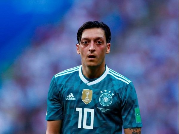 Hot! Ozil Akhirnya Gantung Sepatu Dari Timnas Jerman