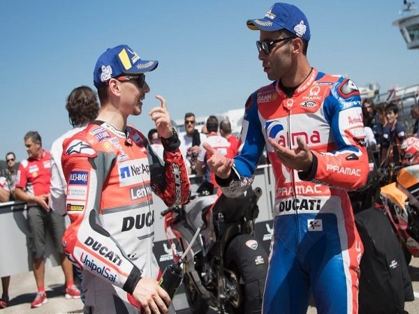 Petrucci Sebut Lorenzo Punya Gaya Balapan Mirip Stoner