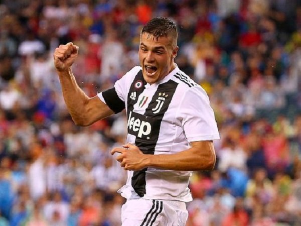 Porto dan Udinese Saingi Genoa Kejar Striker Belia Juventus