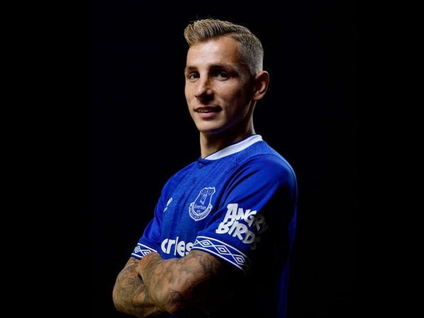 Digne Resmi Tinggalkan Barcelona, Gabung Everton
