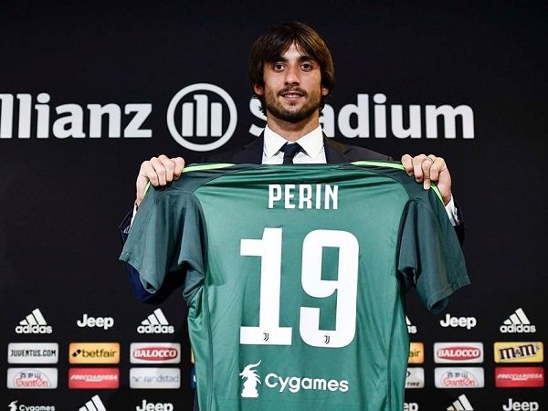 Bonucci Datang, Perin Relakan Nomor Punggungnya