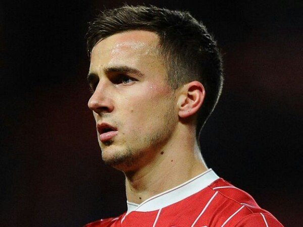 Fulham Siap Telikung Aston Villa untuk Transfer Joe Bryan