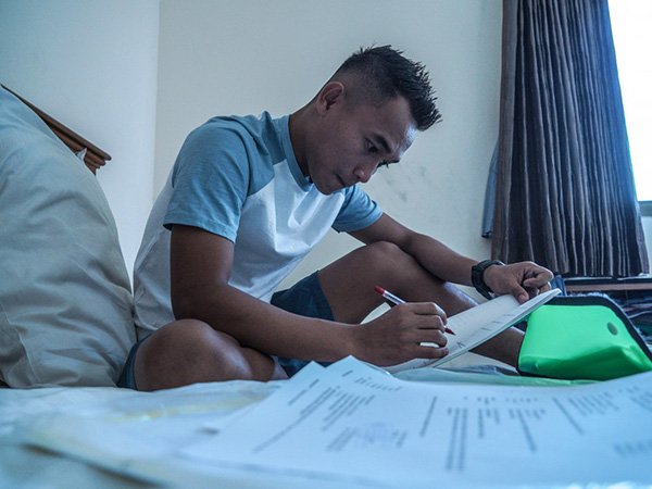 Pemain Persebaya Surabaya Ini Segera Lunasi Hutang Kepada Keluarga