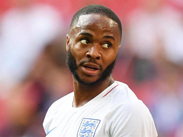 Sterling Dicoret dari Timnas Inggris, Ada Apa?