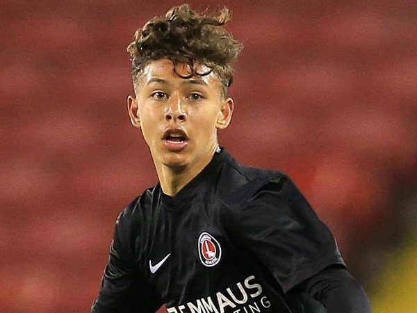 Talenta Muda Charlton Athletic Ini Pilih Bergabung Dengan Benfica Meski Dilirik Manchester City